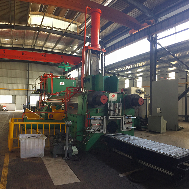 擠壓機(jī)的操作要注意什么 擠壓機(jī)的操作要注意什么